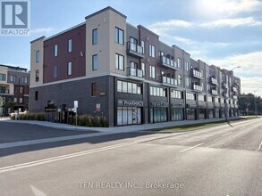 Building Photo - 3401-3401 Ridgeway Dr
