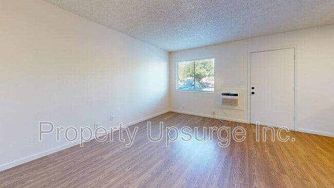 Foto del edificio - 445 Nelson Ave