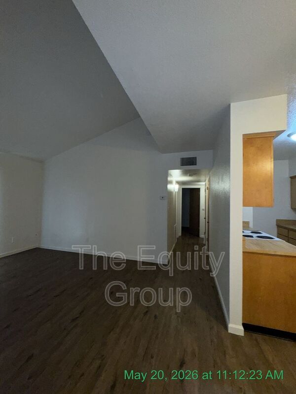 Foto del edificio - 1326 W Elowin Ave