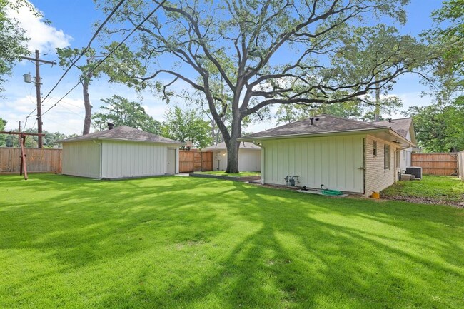 Building Photo - 1707 Imperial Crown Dr