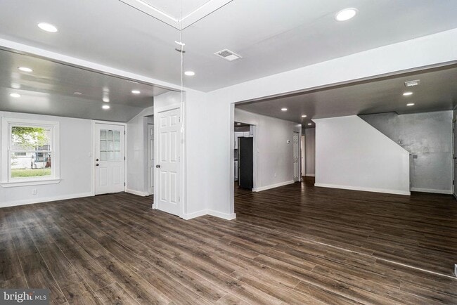 Building Photo - 12 Indigo Rd