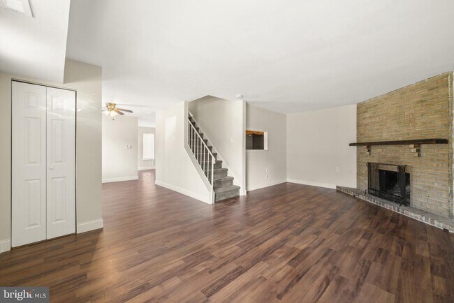 Building Photo - 909 Timber Creek Rd
