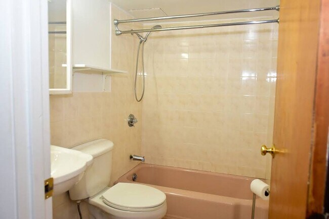 Foto del edificio - No fee, heat and hot water included 2 bedroom