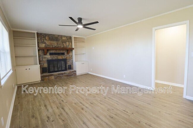 Foto del edificio - 1705 Bixby Rd