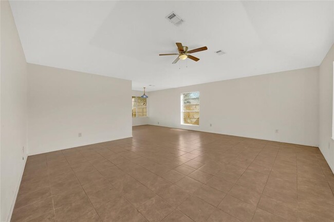 Building Photo - 7119 Sharpsburg Dr