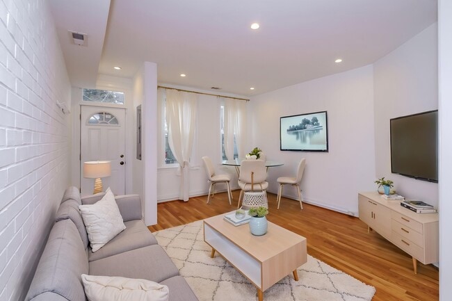 Foto del edificio - 314 14th Pl NE