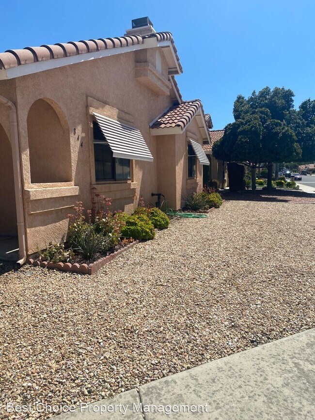Building Photo - 2 br, 1.5 bath House - 844 La Morena Dr