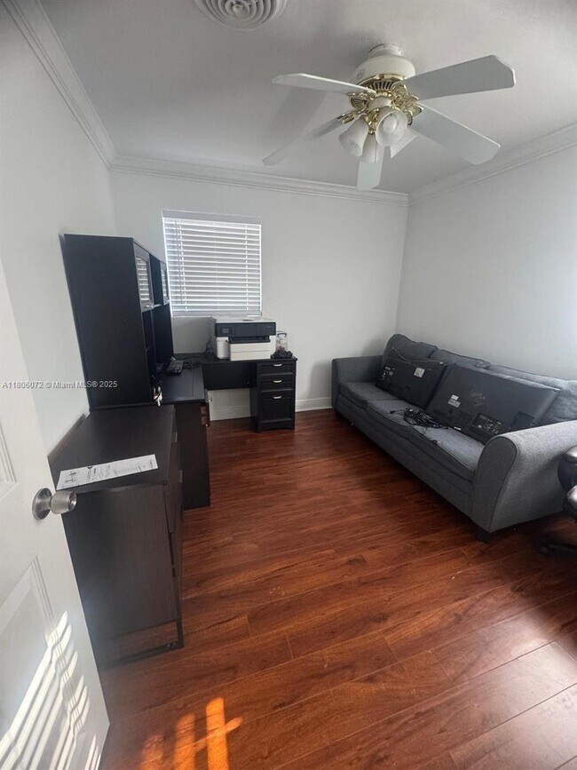 Foto del edificio - 2801 NW 183rd St