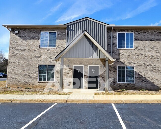 Foto del edificio - AVALON TOWNHOMES – LIKE NEW - 2 Bd/2.5 Ba Townhome off Topside Road with convenient access to Mar...