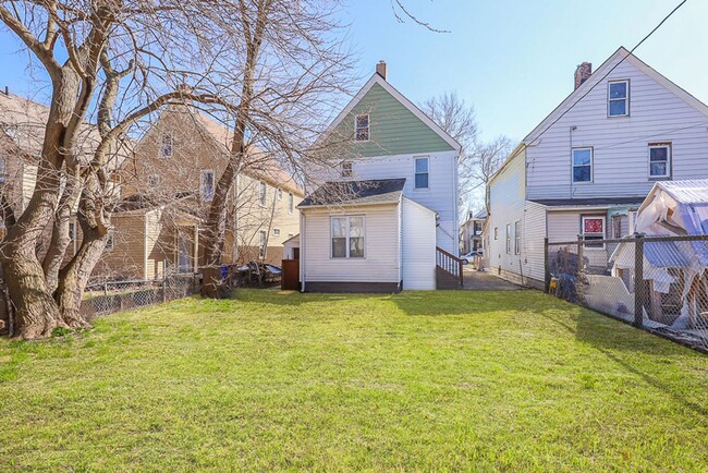 Building Photo - 8700 Willard Ave