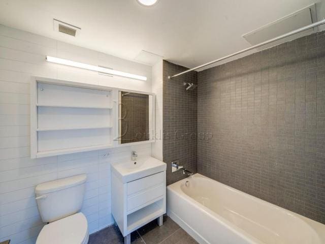 Photo - 2 bedroom in Queens NY 11106 Apartment