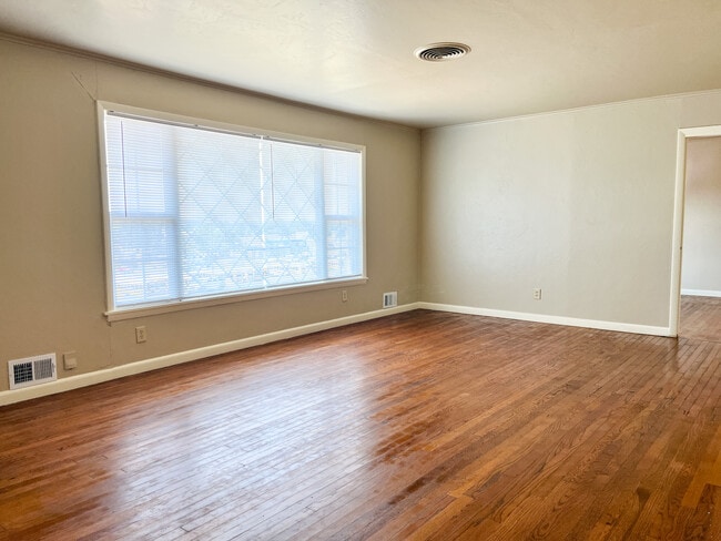 Foto del edificio - 2225 S Dallas St