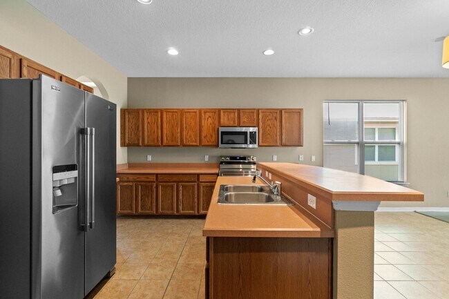 Building Photo - 3 Bedroom 2 bath Home At Lakes of Windermere