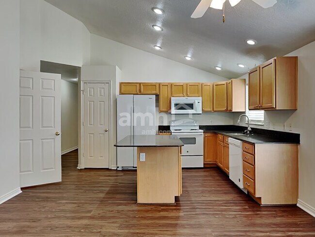 Building Photo - 2417 Nectar Way