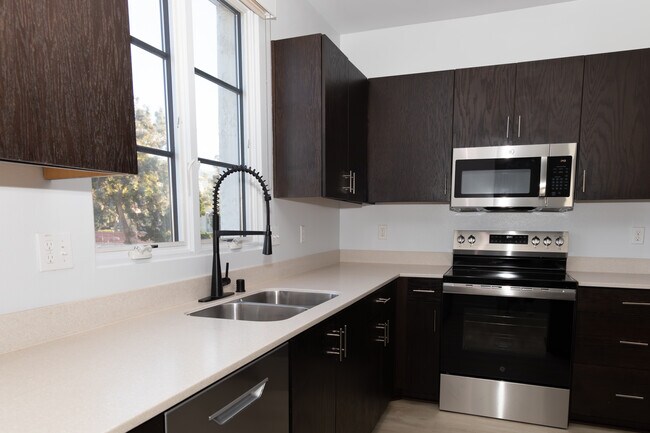 Foto del edificio - Santa Clara Courts