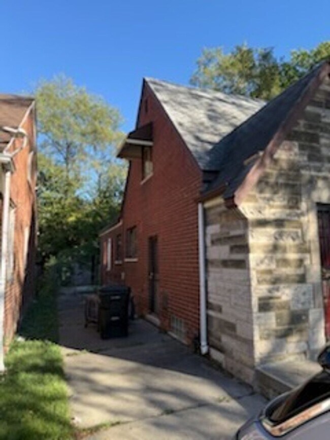 Building Photo - 16606 Monte Vista St