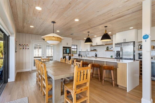 Building Photo - 9498 Alborado Rd