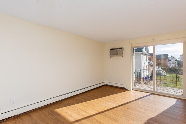 Foto del edificio - 426 Pleasant St