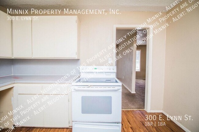 Foto del edificio - 300 E. Lynn St.