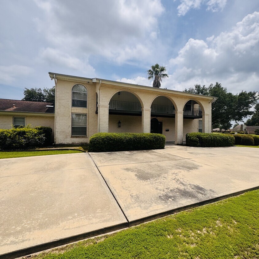 Primary Photo - 1112 Shaw Dr