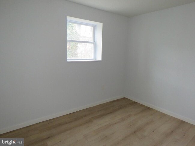 Building Photo - 1060 Elwood Ave