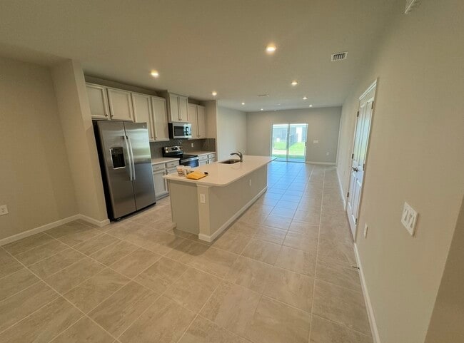 Building Photo - 16345 Lady Palm Dr