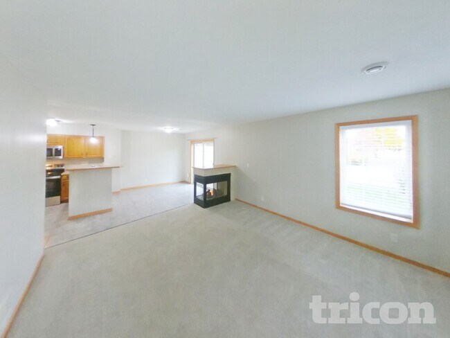 Foto del edificio - 13758 Flay Ave N