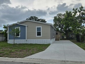 Building Photo - 1219 51st Ave E