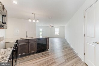 Building Photo - 1708 Fairmont Dr