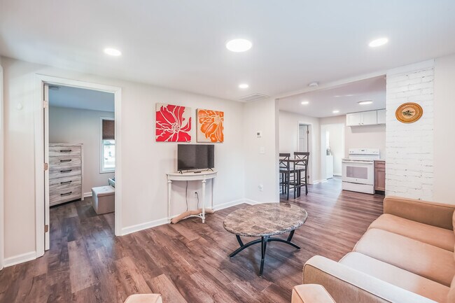 Foto del edificio - 407 Woodbury Ave