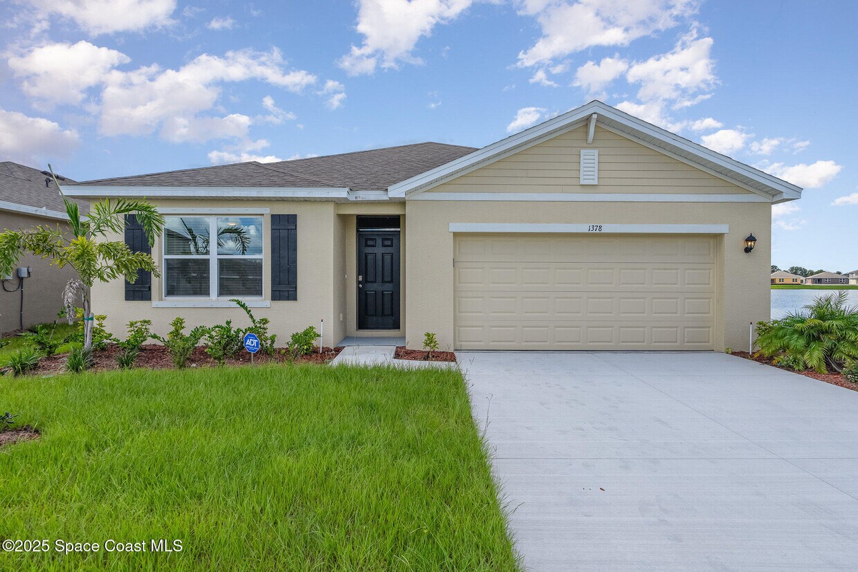 Foto principal - 1378 Casey Ave