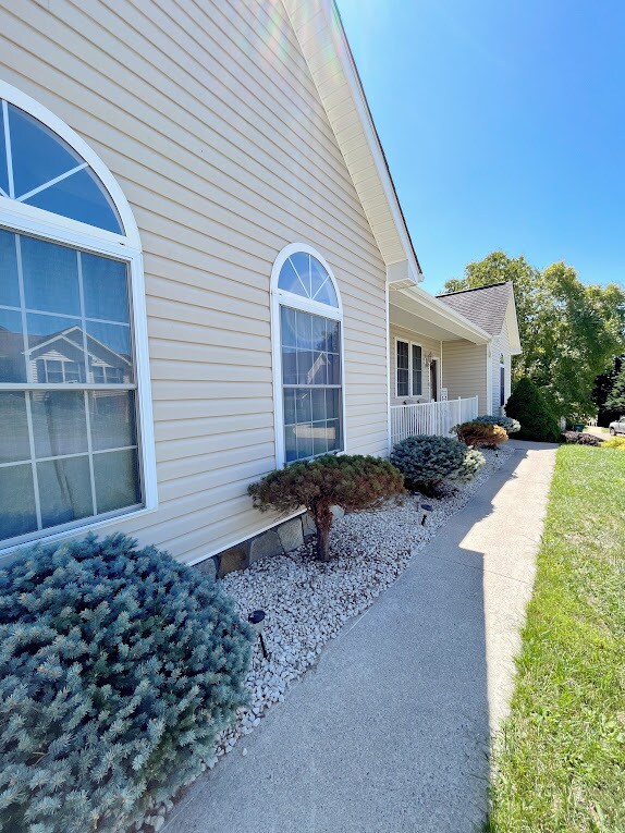 Foto del edificio - 1655 Briarcrest Dr