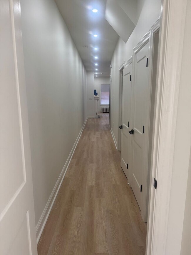 Foto del edificio - 5122 Walton Ave