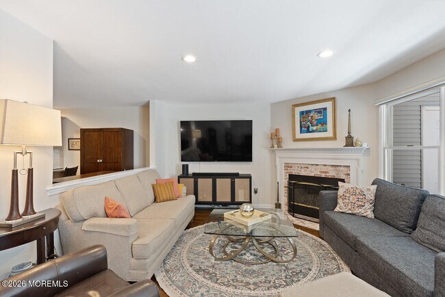 Foto del edificio - 28 Hickory Ln