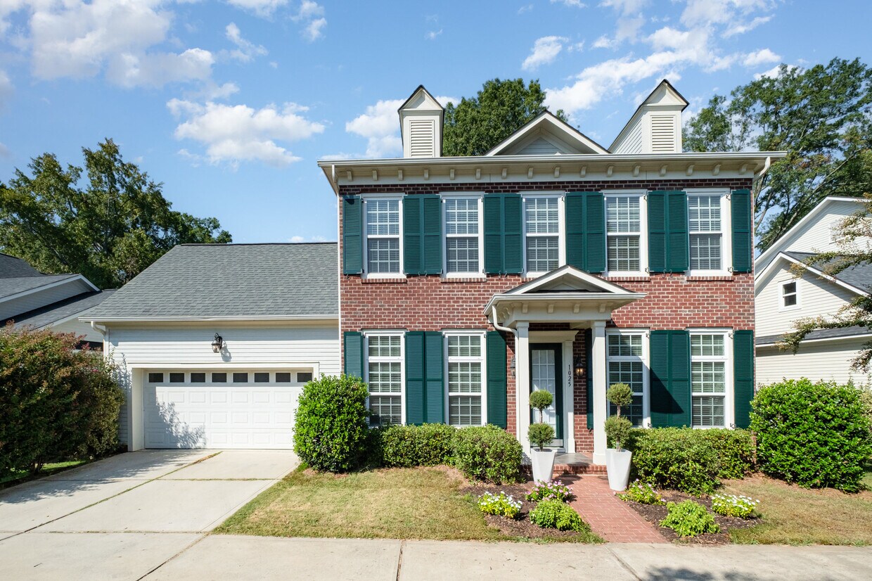 Foto principal - 1025 N Sharon Amity Rd