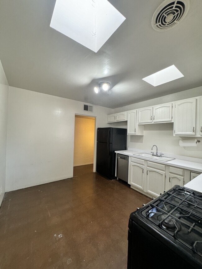 Foto del edificio - 6132 N 16th Dr