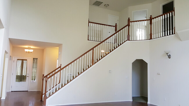 Foto del edificio - 4 bedroom home - easy I-5 access - North T...