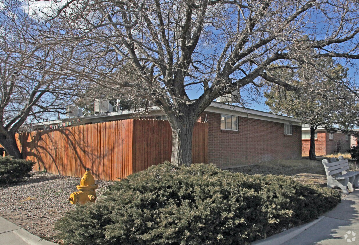 Building Photo - 819-835 Louisiana Blvd SE
