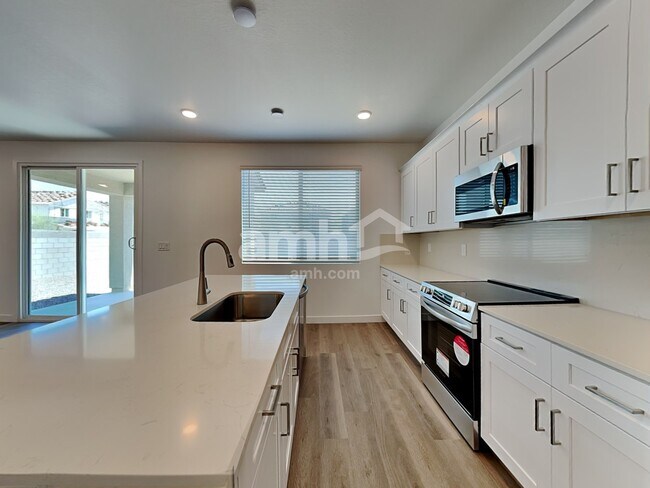 Foto del edificio - 9717 W Luxton Ln
