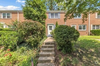 Building Photo - 38 E Rosemont Ave