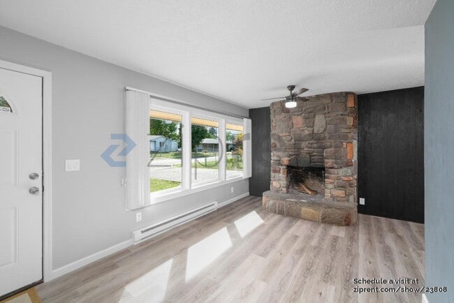Building Photo - 12917 NE Holladay St