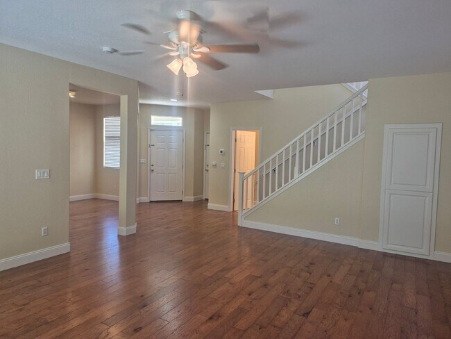 Foto del edificio - 5343 Dunlay Dr