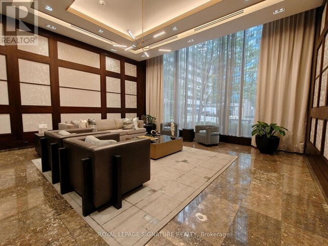 Photo du bâtiment - 55 Harbour Square