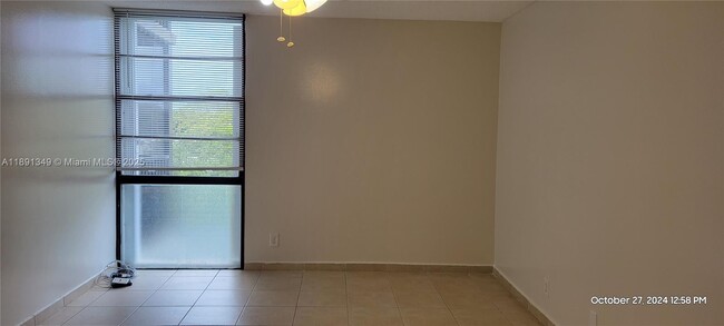 Foto del edificio - 3475 N Country Club Dr
