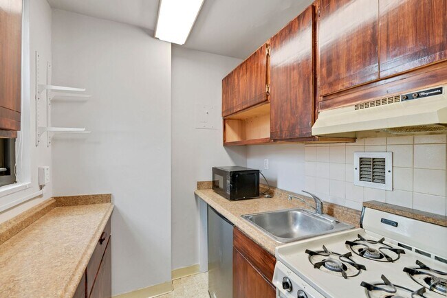 Foto del edificio - Spacious & Bright Studio at River Place East