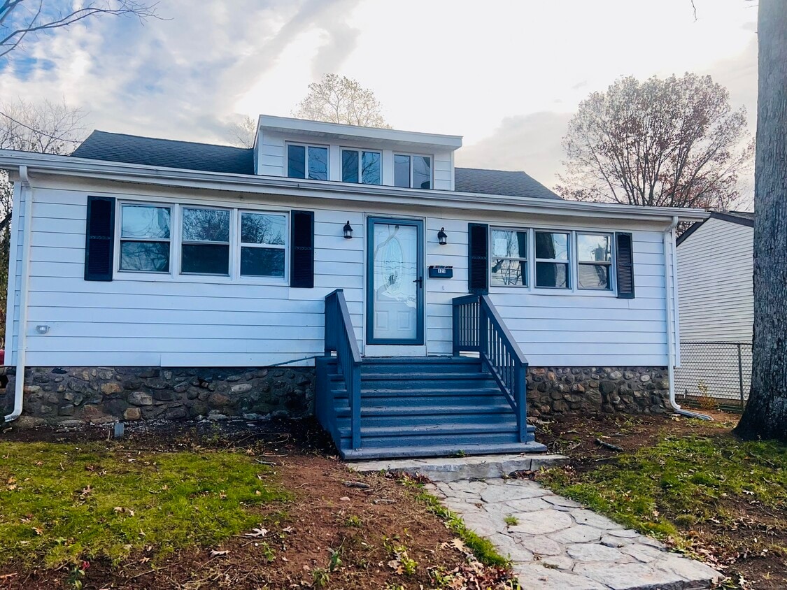 Foto principal - 121 Pond Lily Ave