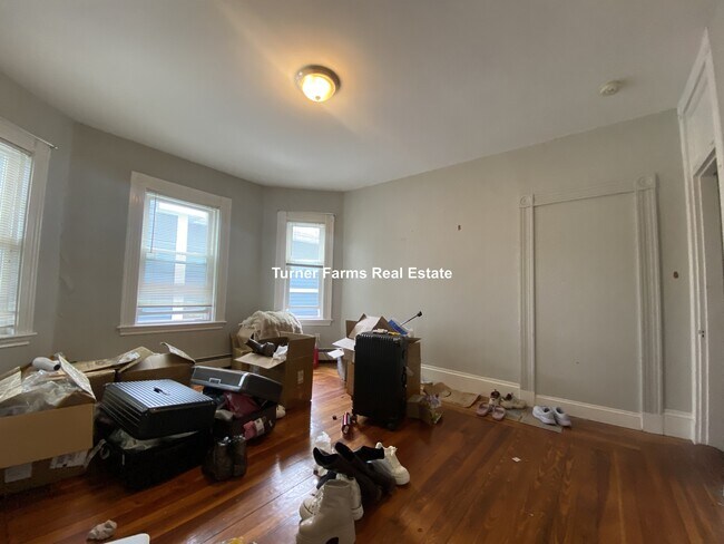 Foto del edificio - 173 Rindge Ave
