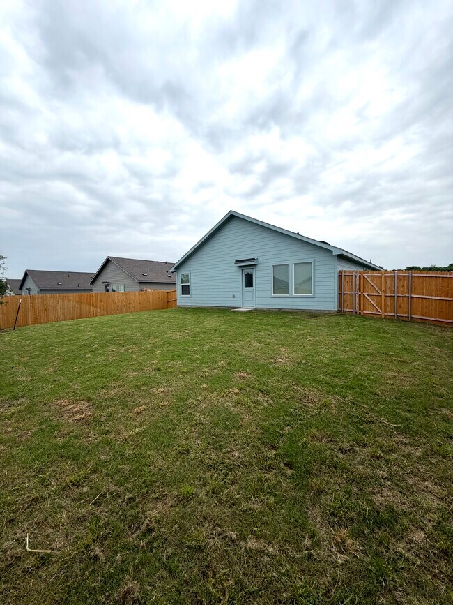 Foto del edificio - 3703 Oleander Pl