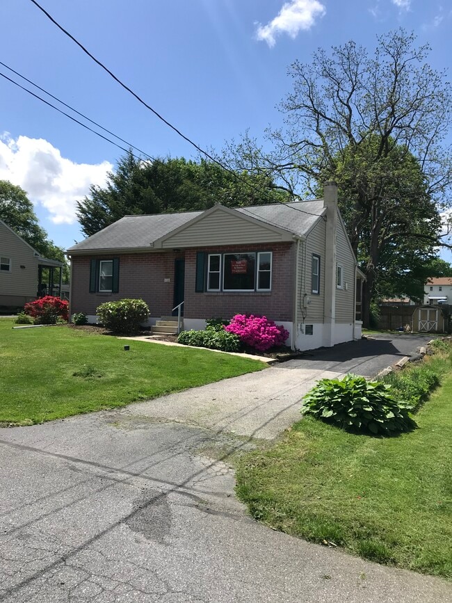 Building Photo - 116 Buttonwood Ln