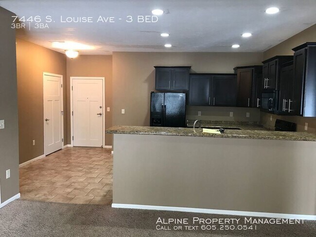 Foto del edificio - 7446 S Louise Ave